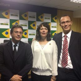 Anderson Mariano, diretor de indústria da Sedens, a secretária de Planejamento e Ordenamento da Aquicultura do ministério, Maria Fernanda Nince Ferreira, e o assessor da Secretaria de Planejamento e Ordenamento da Aquicultura, Geraldo Magela Almeida Salvado (Foto: Assessoria Sedens)