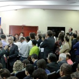 Crivella assina acordo com o Governo de Goiás para simplificação do licenciamento ambiental e anuncia criação do parque aquícola de Serra da Mesa