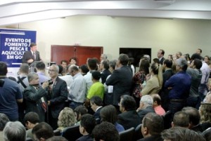 Crivella assina acordo com o Governo de Goiás para simplificação do licenciamento ambiental e anuncia criação do parque aquícola de Serra da Mesa