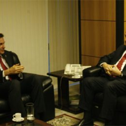 Ministros Crivella e Manoel Dias discutem situação trabalhista na pesca industrial