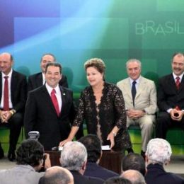 Dilma empossa Eduardo Lopes como novo ministro da Pesca e Aquicultura