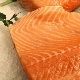 Mulheres: Comer peixe diminui risco de depressão