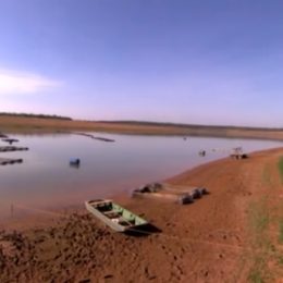 Baixo nível de reservatório de água em MG prejudica produção de peixes