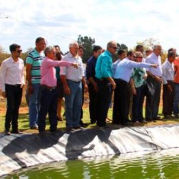 Ministro Eduardo Lopes lança Pedra Fundamental de complexo Industrial de pescado na Bahia