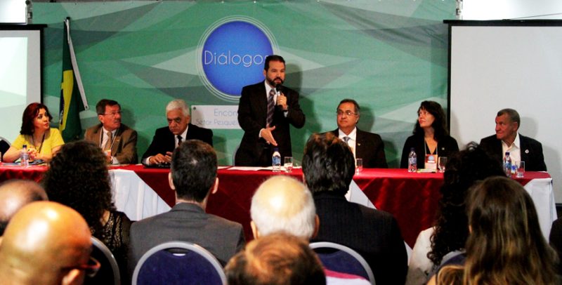 Ministro Eduardo Lopes destaca papel estratégico do Brasil no setor de pescados