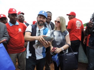 Ministro visita Centro de Larvicultura e de treinamento em Dondo, na Angola