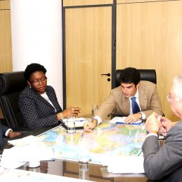 Helder reafirma parceria com o governo de Angola