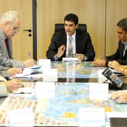 Helder garante cursos da Capes para o setor pesqueiro