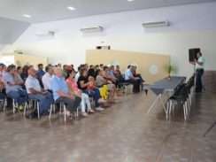 Produtores aprendem formas de manejo do peixe durante encontro