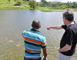 ricardo visita pisicultura