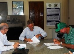 Prefeitura, Embrapa e produtores firmam termo para incentivar a piscicultura