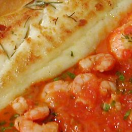 File de Pescada ao molho de Camarão